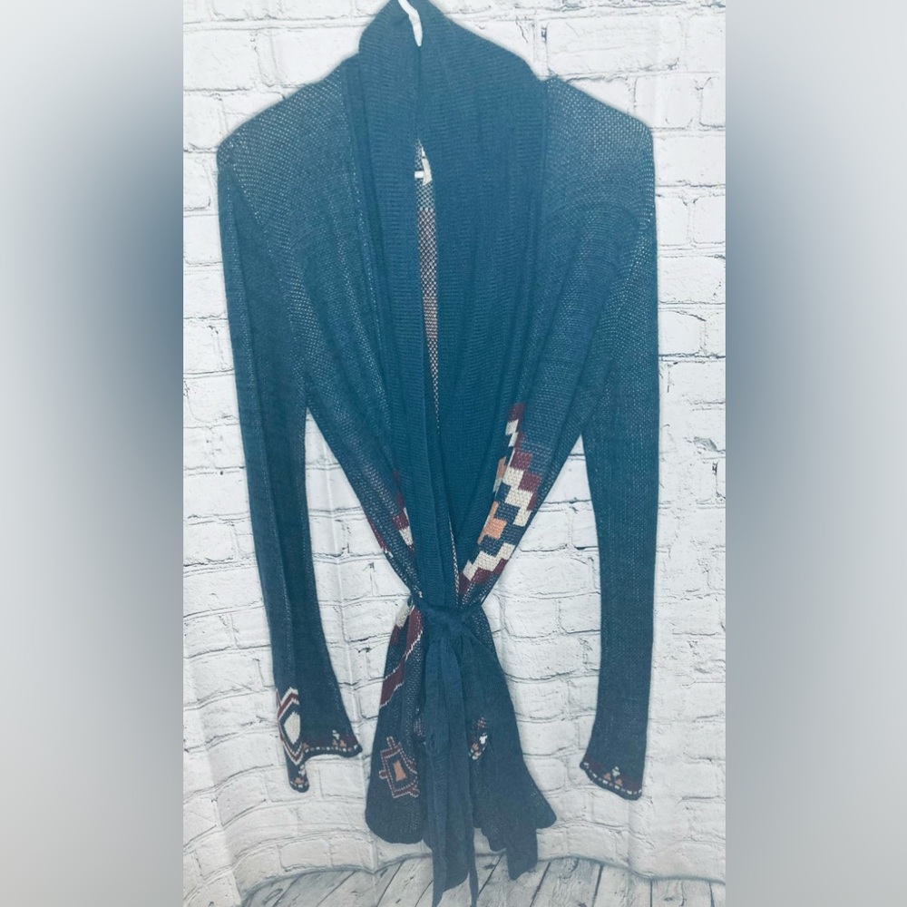 Billabong-long weight wrap sweater w/ fabric belt, w/design on sleeves edge.